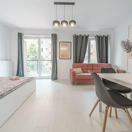 Urbannestgroup - Center - Sienna 65 Apartment Warsaw