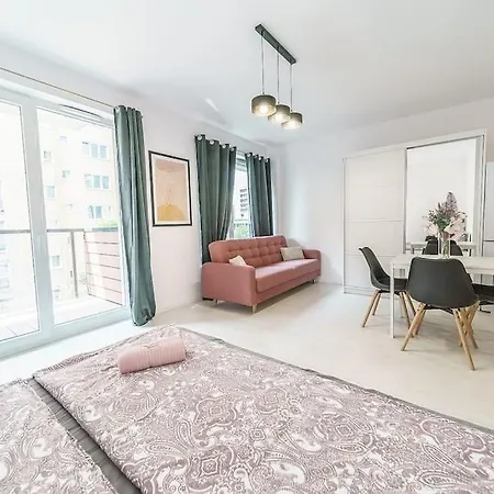 Urbannestgroup - Center - Sienna 65 * Warsaw