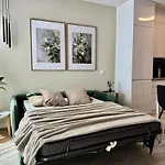 Urban Nest - Center - Ac - Sienna 65 وارسو