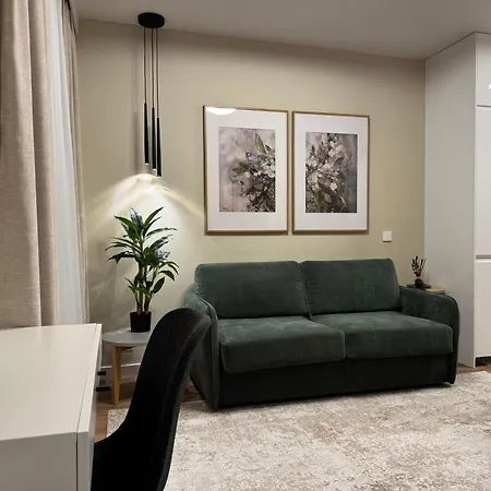 Urban Nest - Center - Ac - Sienna 65 * Warschau